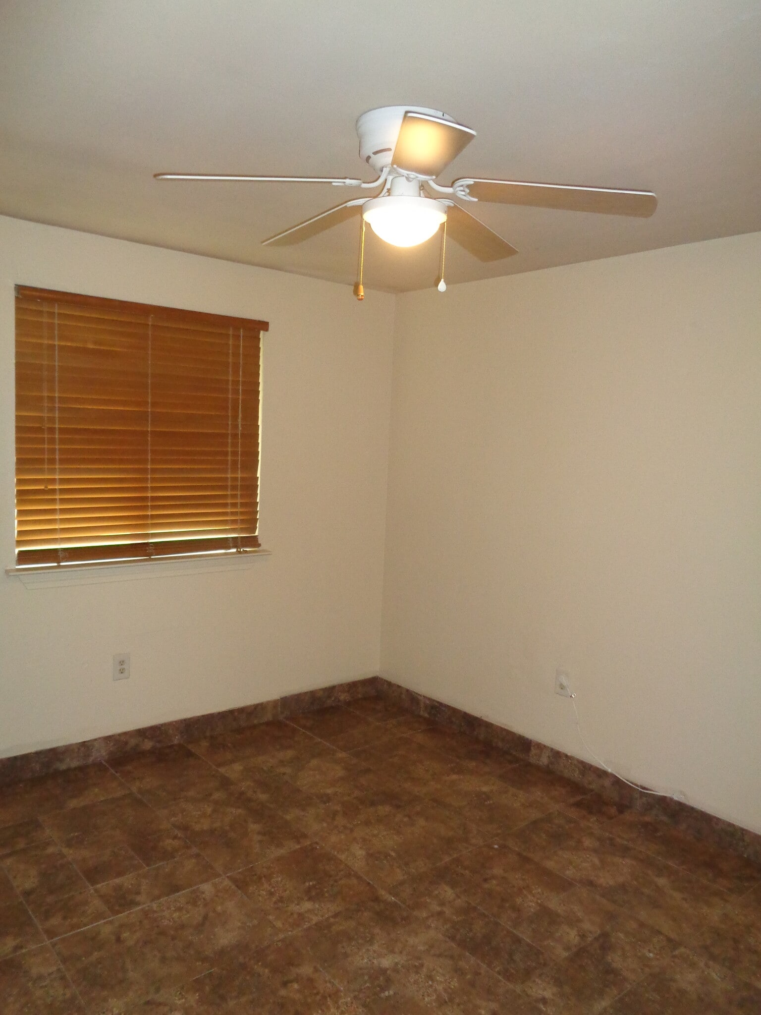 Building Photo - 676 Jennifer Jean Dr