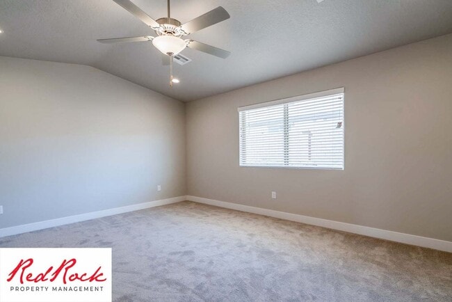 Building Photo - Spacious Townhome in Hurricane Heights