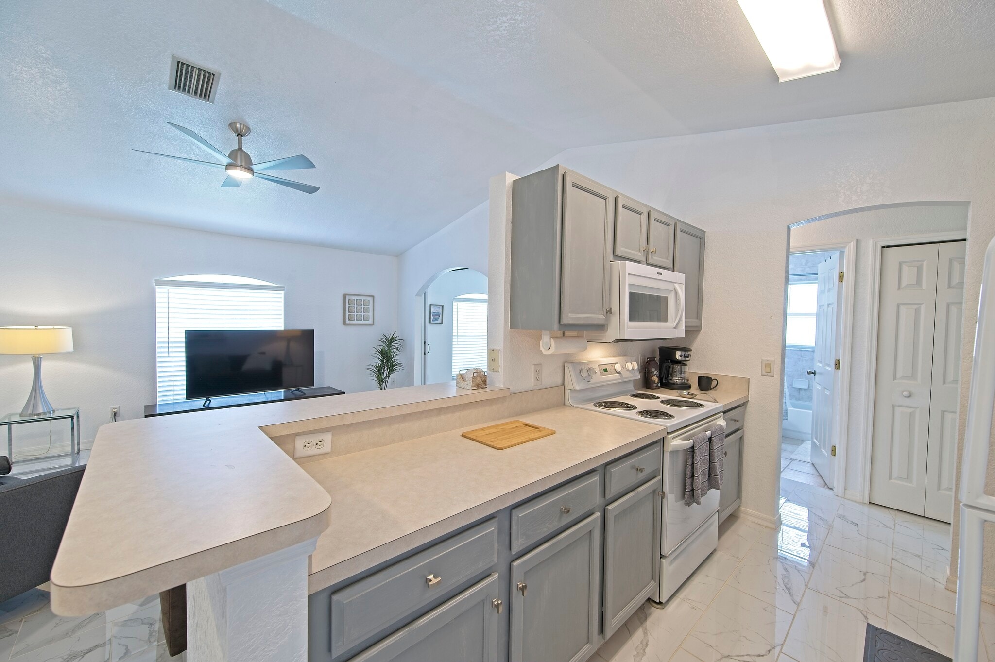 Building Photo - 3620 Candia Ave