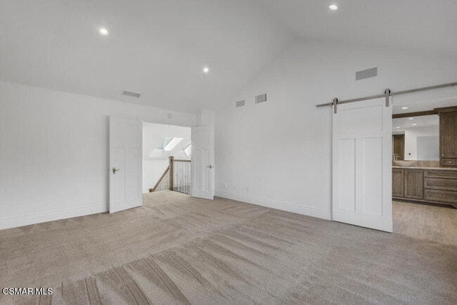 Building Photo - 525 Aqueduct Ct