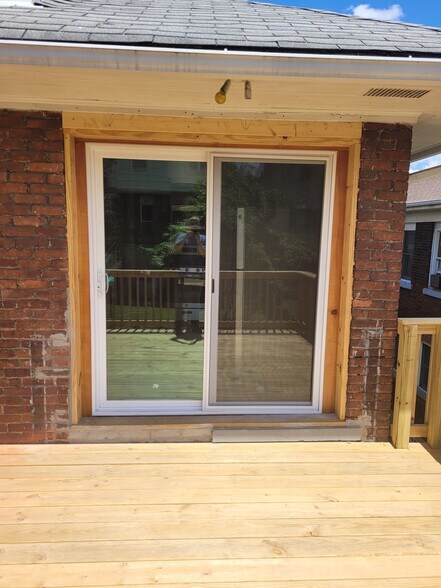 Building Photo - 970 Lilac St
