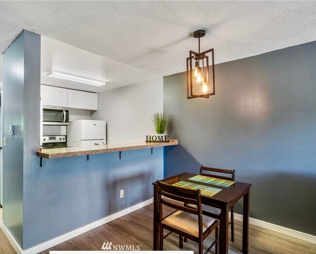 Building Photo - 31003 14th Ave S