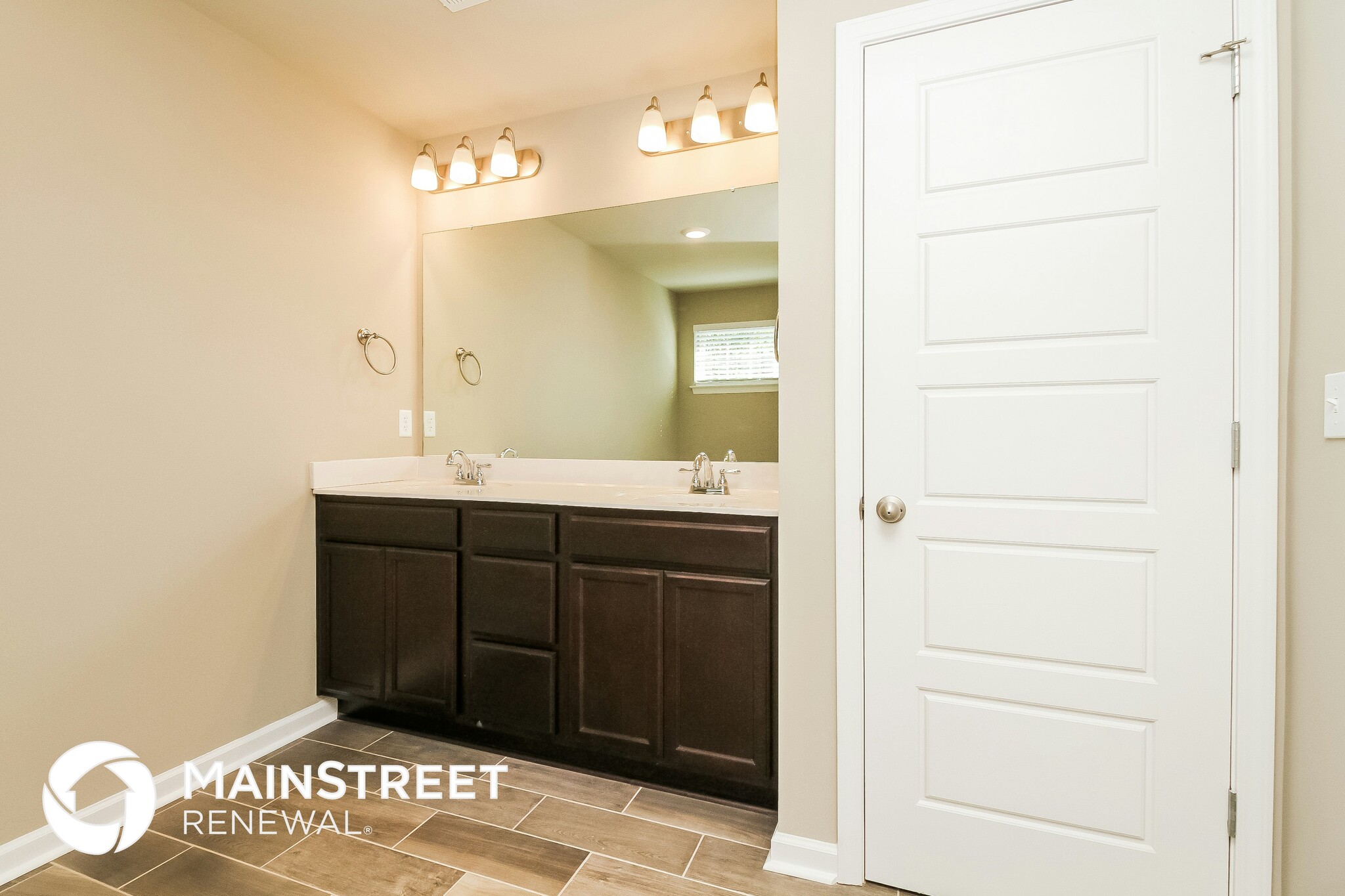 Building Photo - 109 Lyndhurst Dr