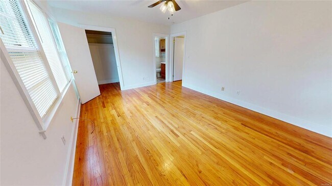 Building Photo - 3549 Mayfair Rd