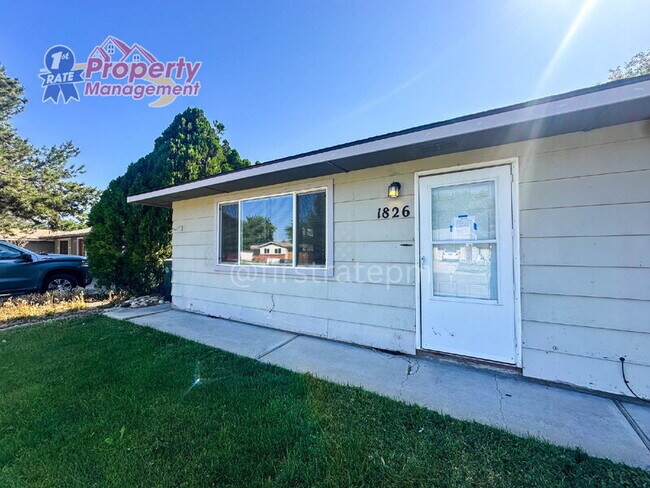 Building Photo - 1826 N Crestmont Dr