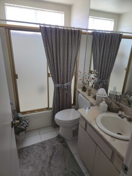Building Photo - 1151 Oakfair Ln