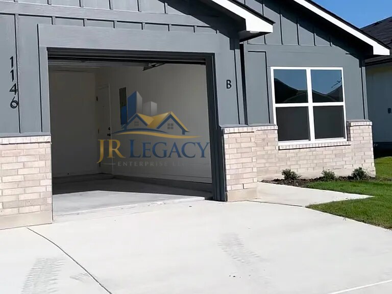 Building Photo - 1146 Lindsey Dr