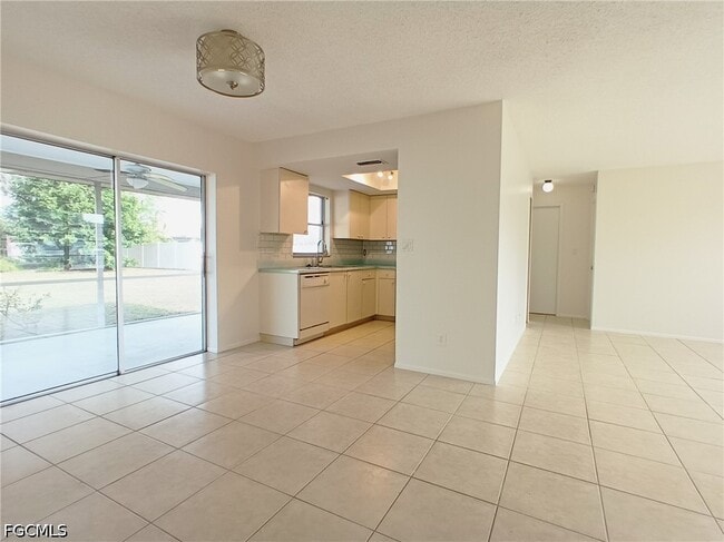 Building Photo - 1815 SE 11th Ave