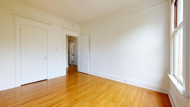 Building Photo - Charming 2BR/1BA in Cole Valley – Garage Parking, In-Unit Laundry & Private Backyard