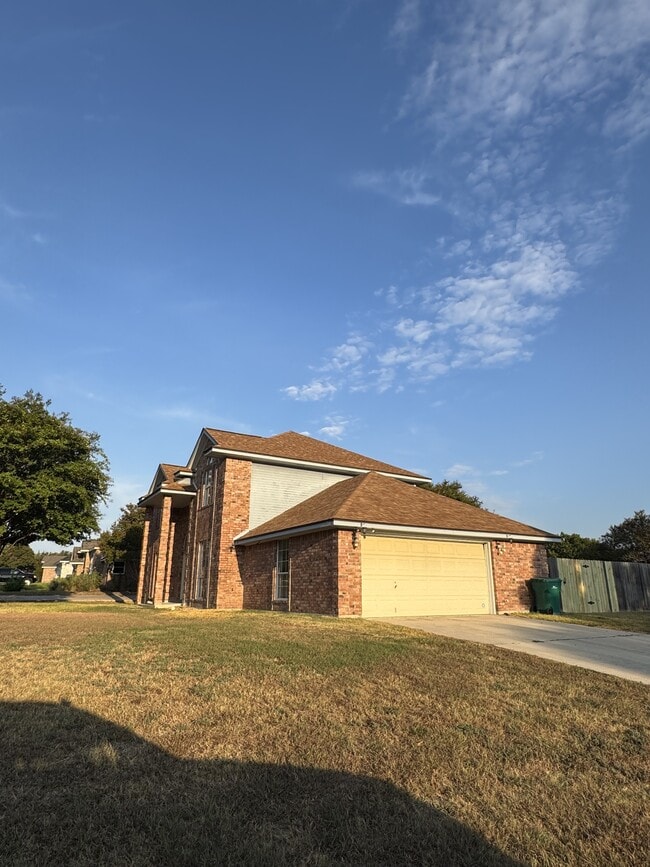 Building Photo - 1515 Mountain Laurel Dr