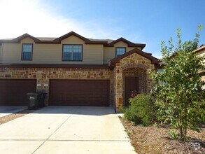 Building Photo - 160 Creekside Villa Dr