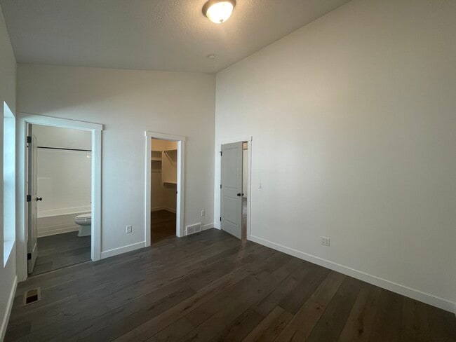 Building Photo - 6442 S Jordan Pkwy