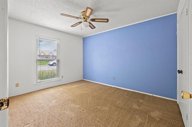 Building Photo - 2219 Greenvalley Dr