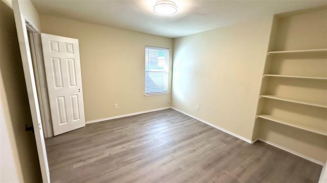 Building Photo - 817 Lark Dr