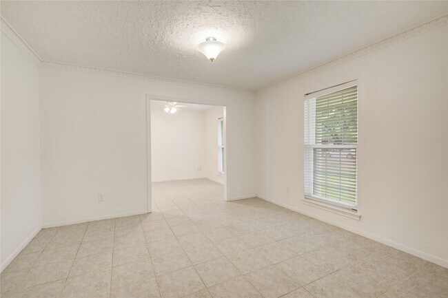 Building Photo - 835 Hidden Canyon Rd