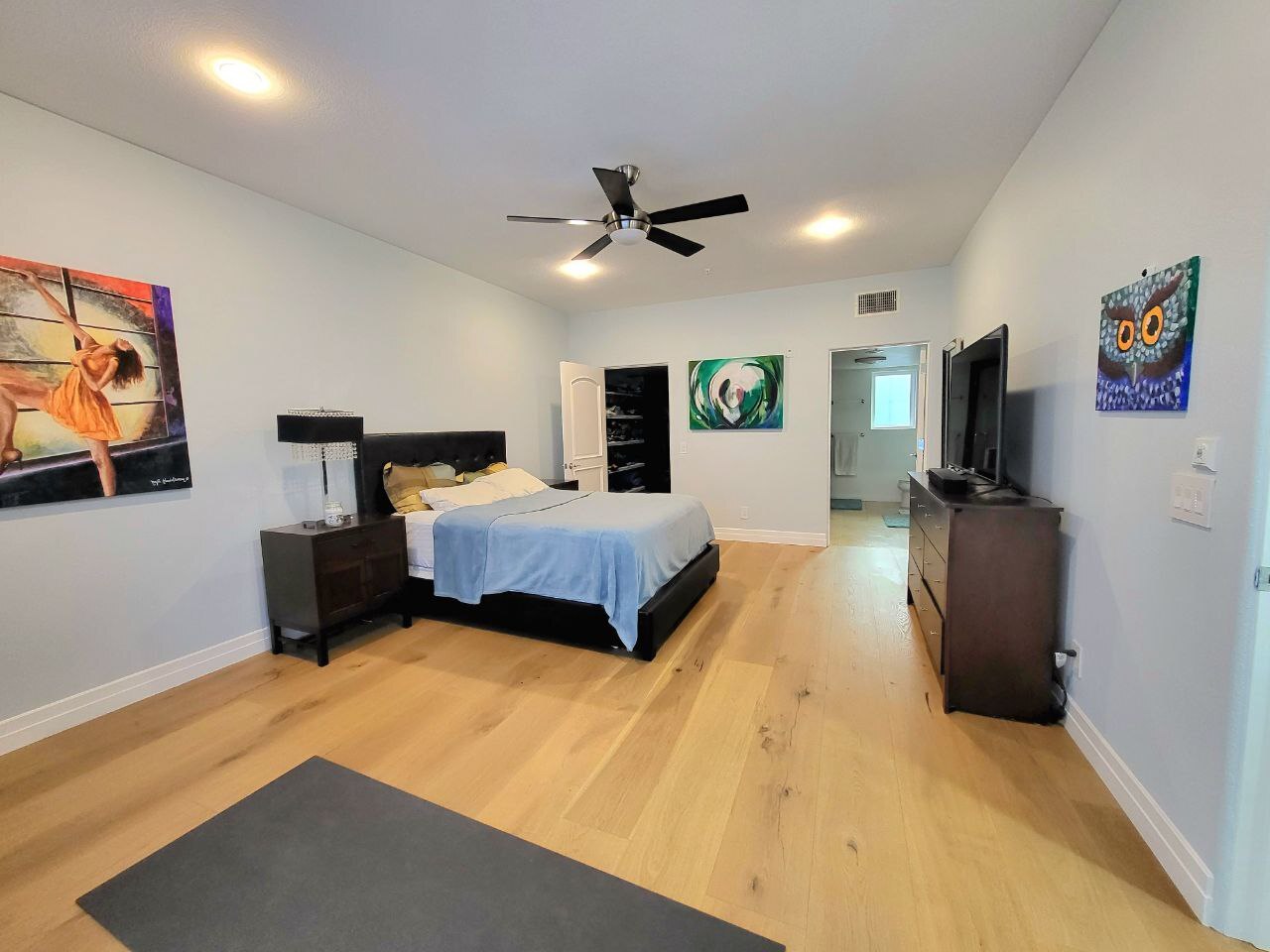 Building Photo - 851 N San Vicente Blvd
