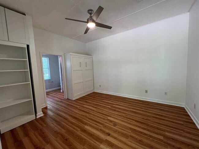 Building Photo - NE Acreage Home in Top School District