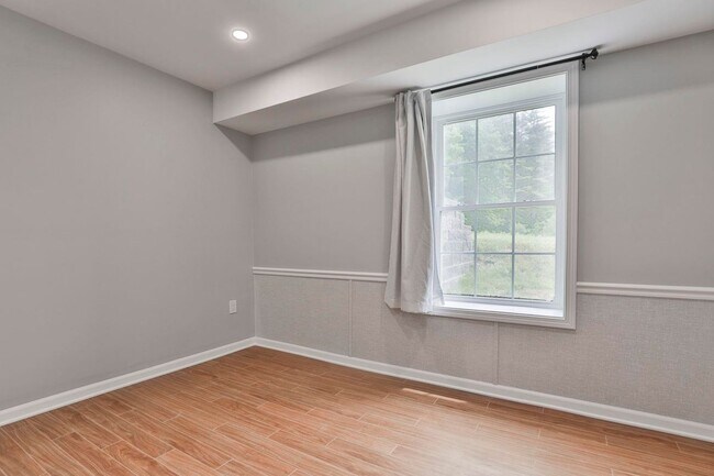 Building Photo - 41A Howe
