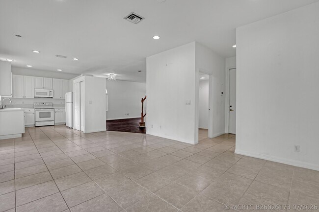 Building Photo - 176 Bellezza Terrace