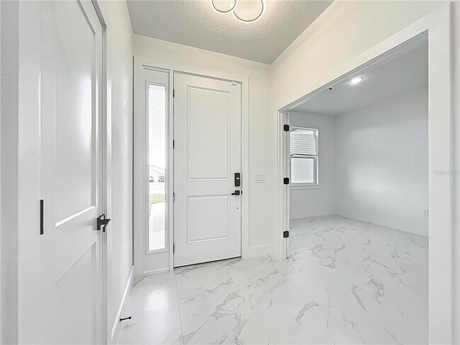Building Photo - 780 Kangaroo Ct