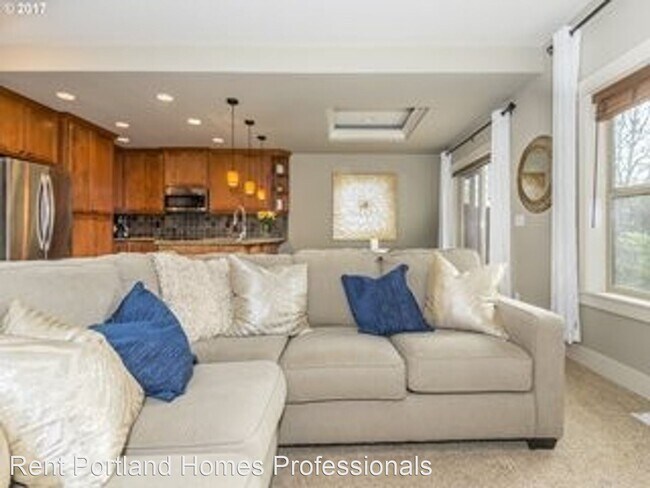 Building Photo - 3 br, 2.5 bath House - 17440 SW Cricket Court