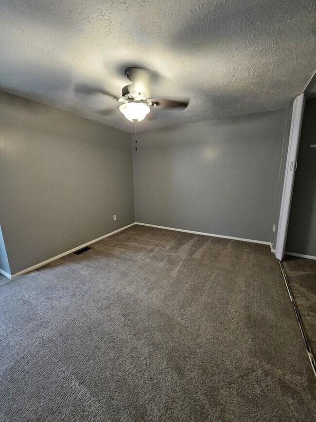 Building Photo - 9459 Timber View Dr