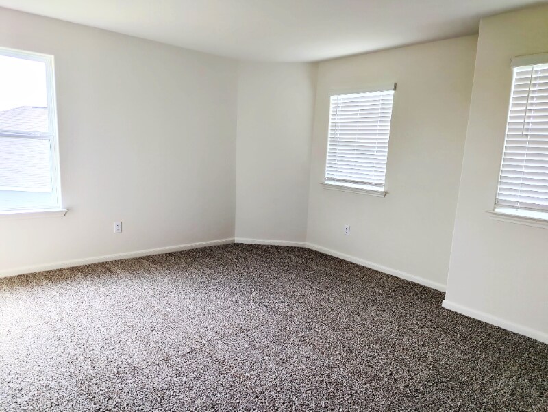 Building Photo - 4701 Hoover Ct