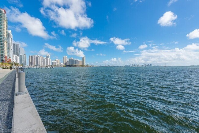 Building Photo - 1331 Brickell Bay Dr