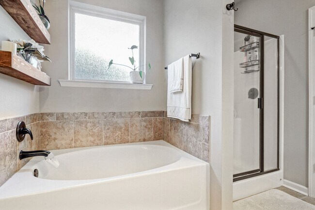 Building Photo - 8511 Arabella Ave