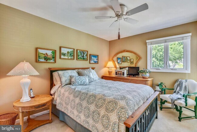 Building Photo - Experience elevated living in this beautifully renovated townhome nestled within the highly sough...
