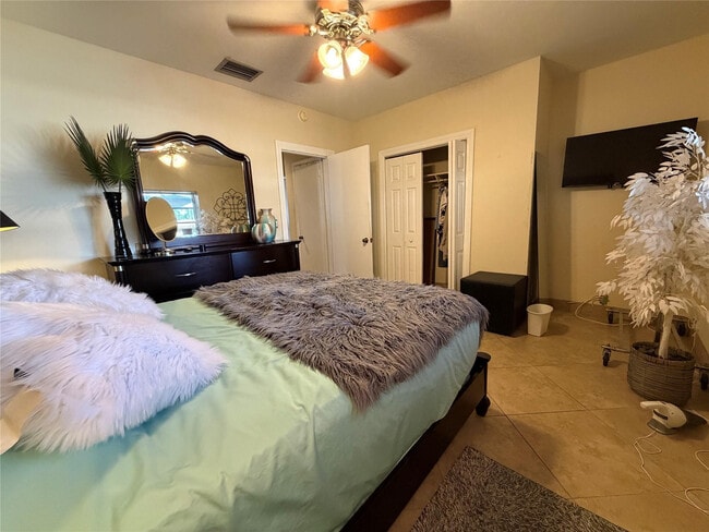 Building Photo - 2787 SE 14th St