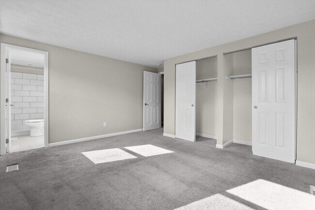 Building Photo - 953 S Spring Rd