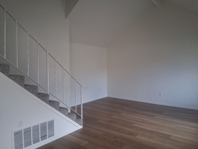 Building Photo - 14 Condor Cir