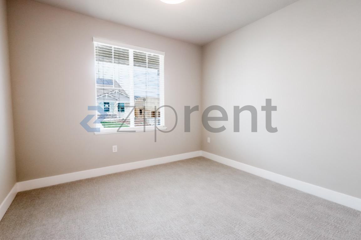 Building Photo - 905 Mirage Ln