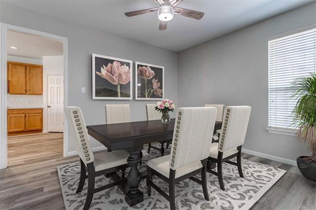 Building Photo - 817 Rushmore Dr