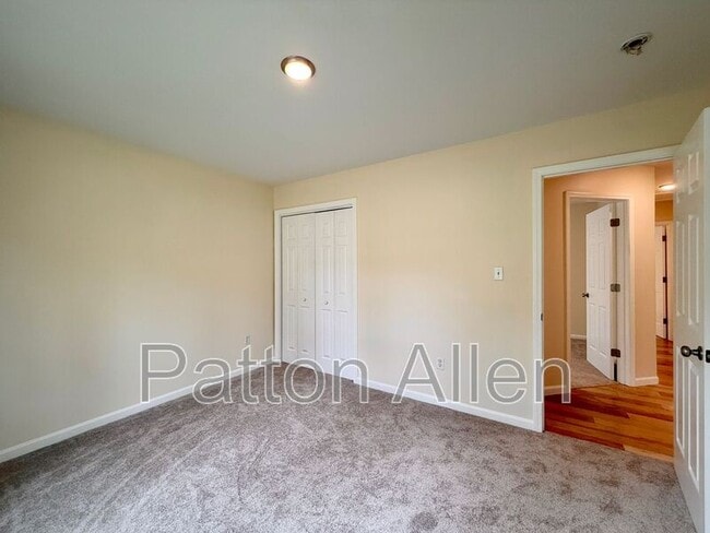 Building Photo - 6 Providence Rd