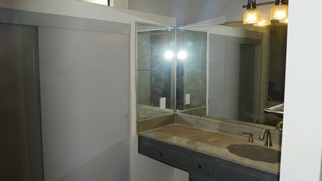 Remodeled Full Bathroom #1 - 4335 Morro Dr