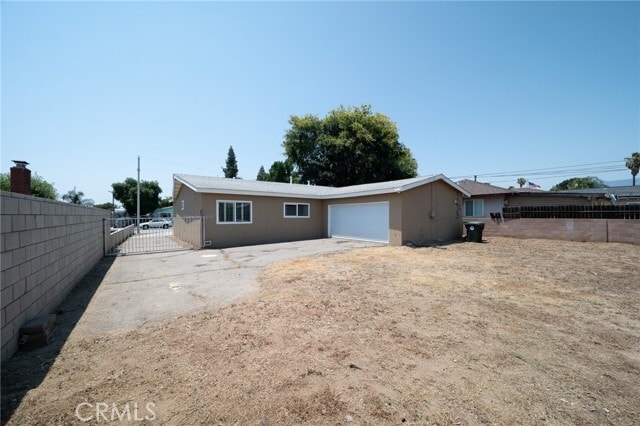 Building Photo - 10199 Camulos Ave