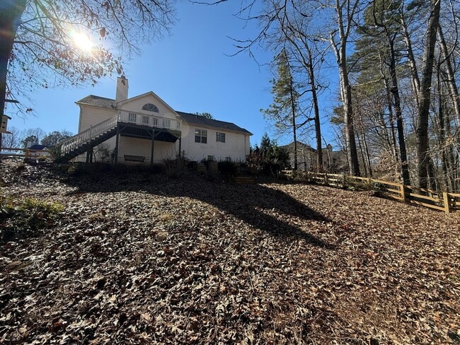 Building Photo - Charming 3 Bedroom Cape Cod