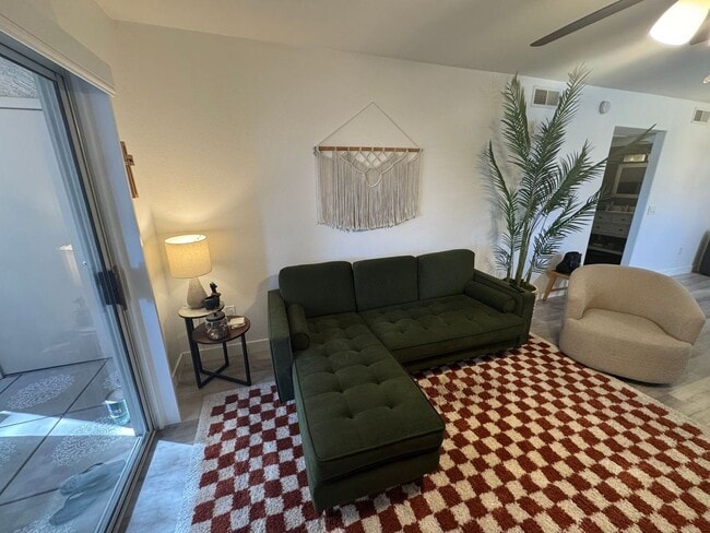 Building Photo - Charming 1-Bedroom Home in the heart of Gilbert – Prime Location!