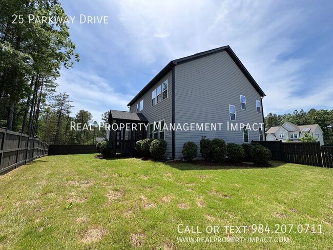 Building Photo - 25 Parkway Dr