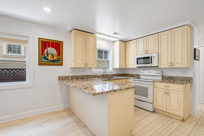 Building Photo - 3755 N Kostner Ave