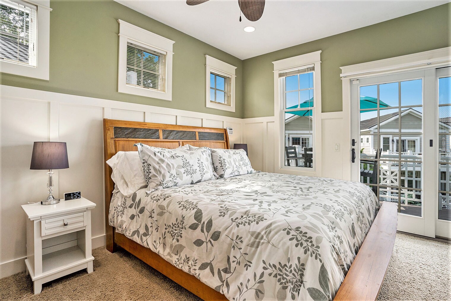 Building Photo - 807 Lake St