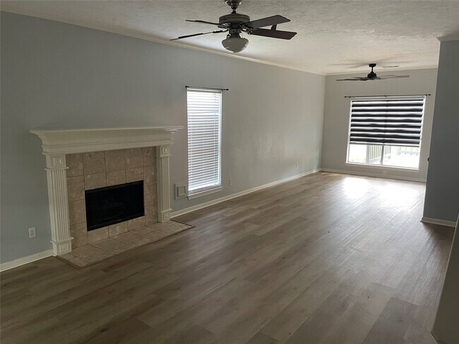 Building Photo - 11115 Winspring Dr