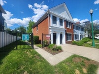 Building Photo - 39 Hazel St