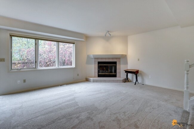 Building Photo - East Anchorage Condo with Fenced in Yard, ...