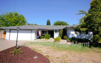 Building Photo - 5680 Reinhold St