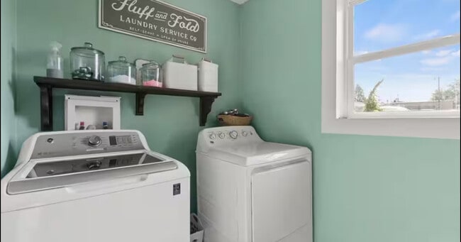 Building Photo - 3920 E Church St