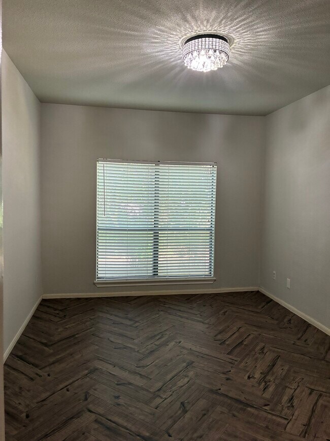 Building Photo - 11711 Memorial Dr