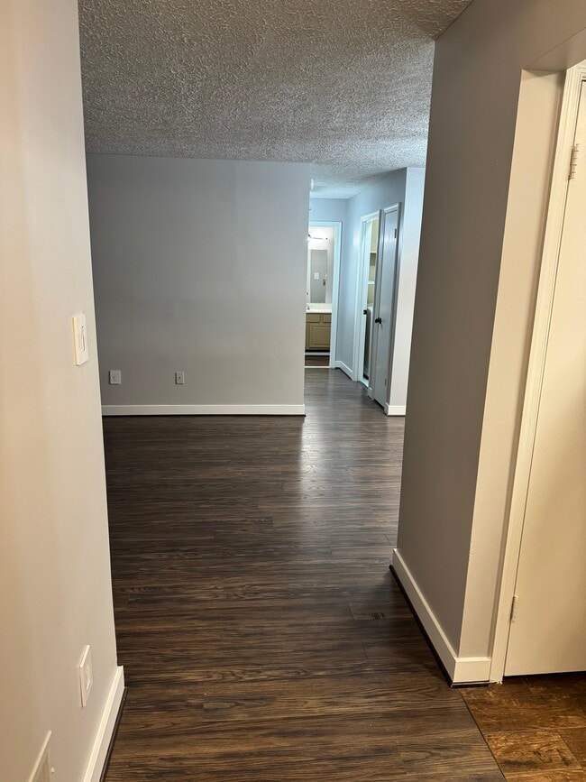 Building Photo - 10129 Oakton Terrace Rd